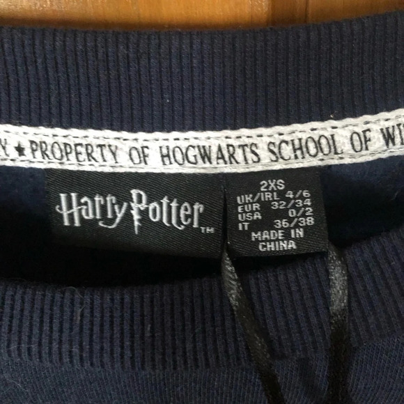 Hogwarts  Christmas Sweater - Picture 4 of 10